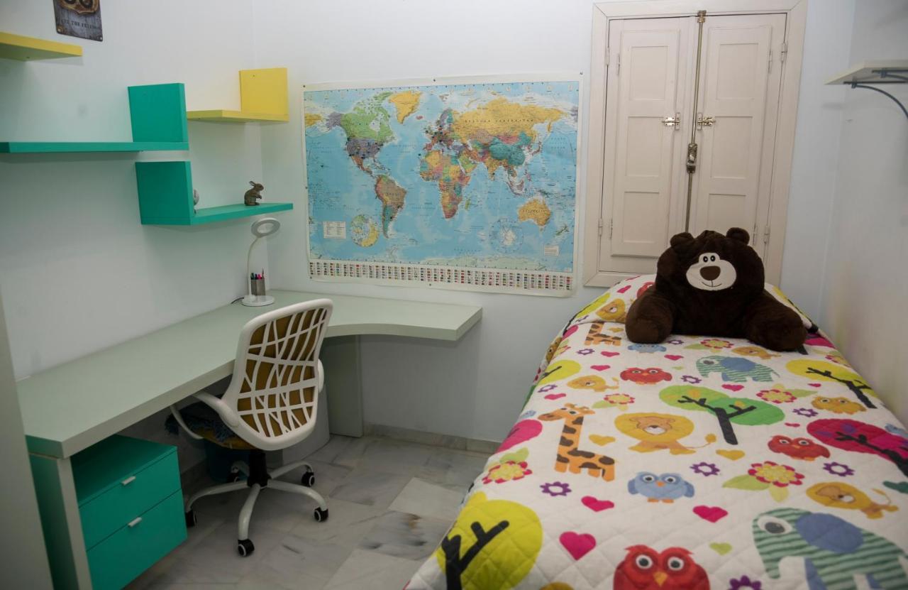 180 Home Ideal Apartamento Con Patio San Bernardo 2 Sevilla Bagian luar foto