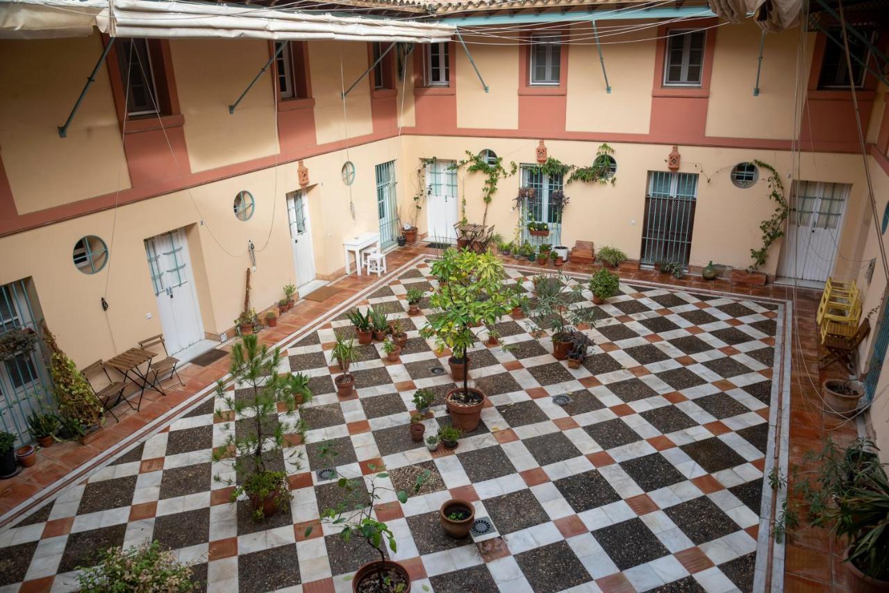 180 Home Ideal Apartamento Con Patio San Bernardo 2 Sevilla Bagian luar foto