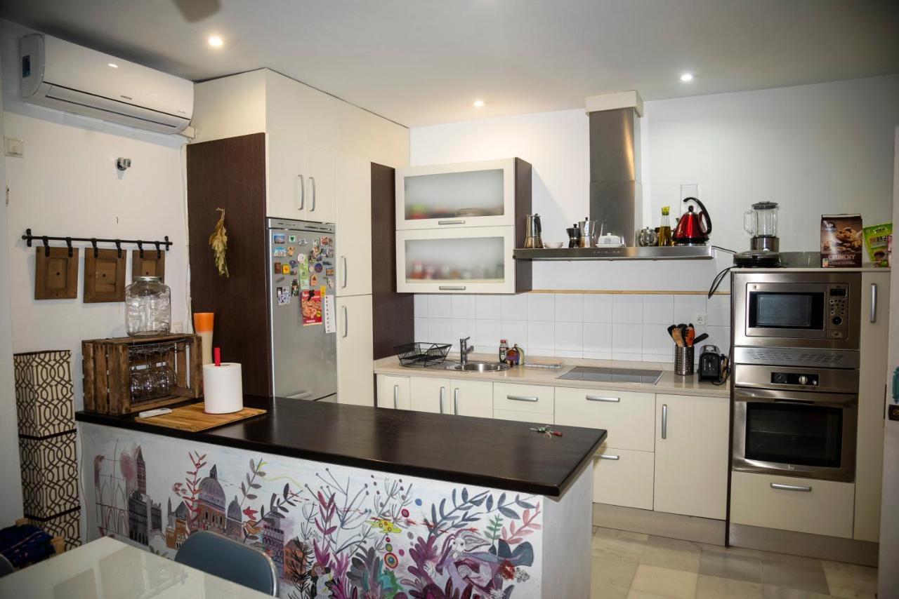 180 Home Ideal Apartamento Con Patio San Bernardo 2 Sevilla Bagian luar foto