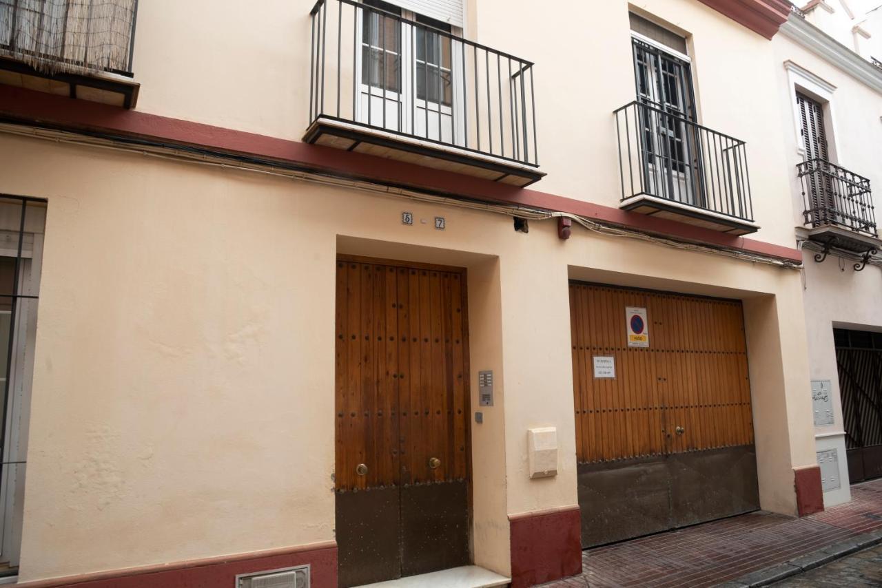 180 Home Ideal Apartamento Con Patio San Bernardo 2 Sevilla Bagian luar foto