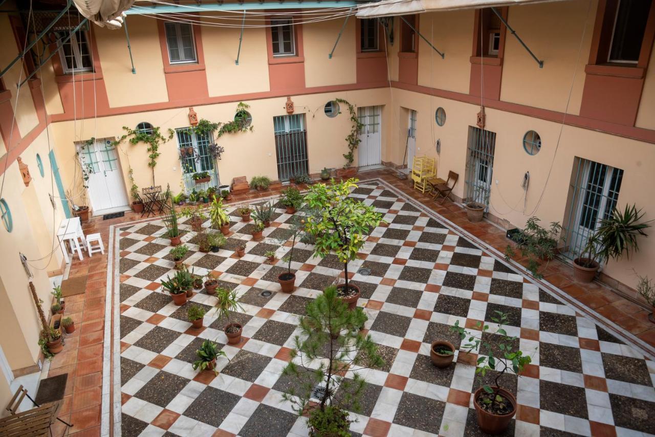 180 Home Ideal Apartamento Con Patio San Bernardo 2 Sevilla Bagian luar foto