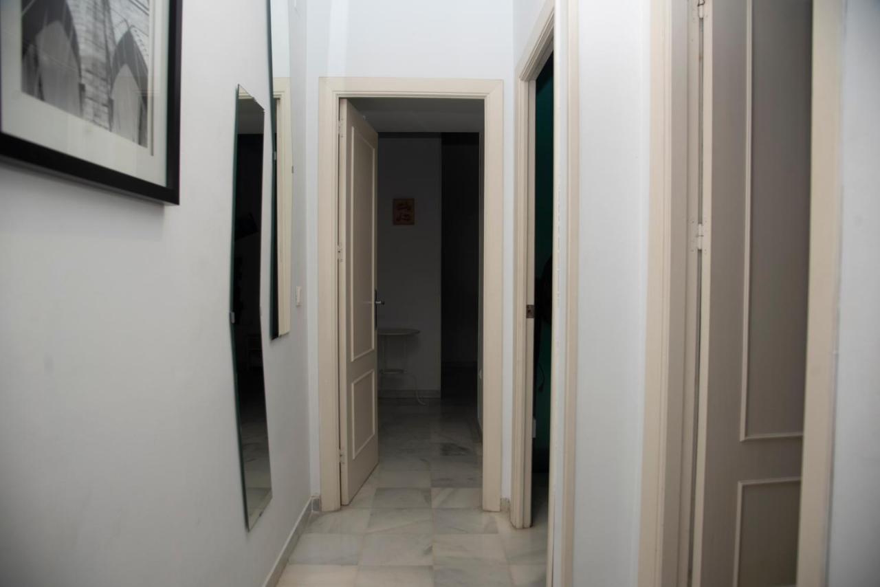 180 Home Ideal Apartamento Con Patio San Bernardo 2 Sevilla Bagian luar foto