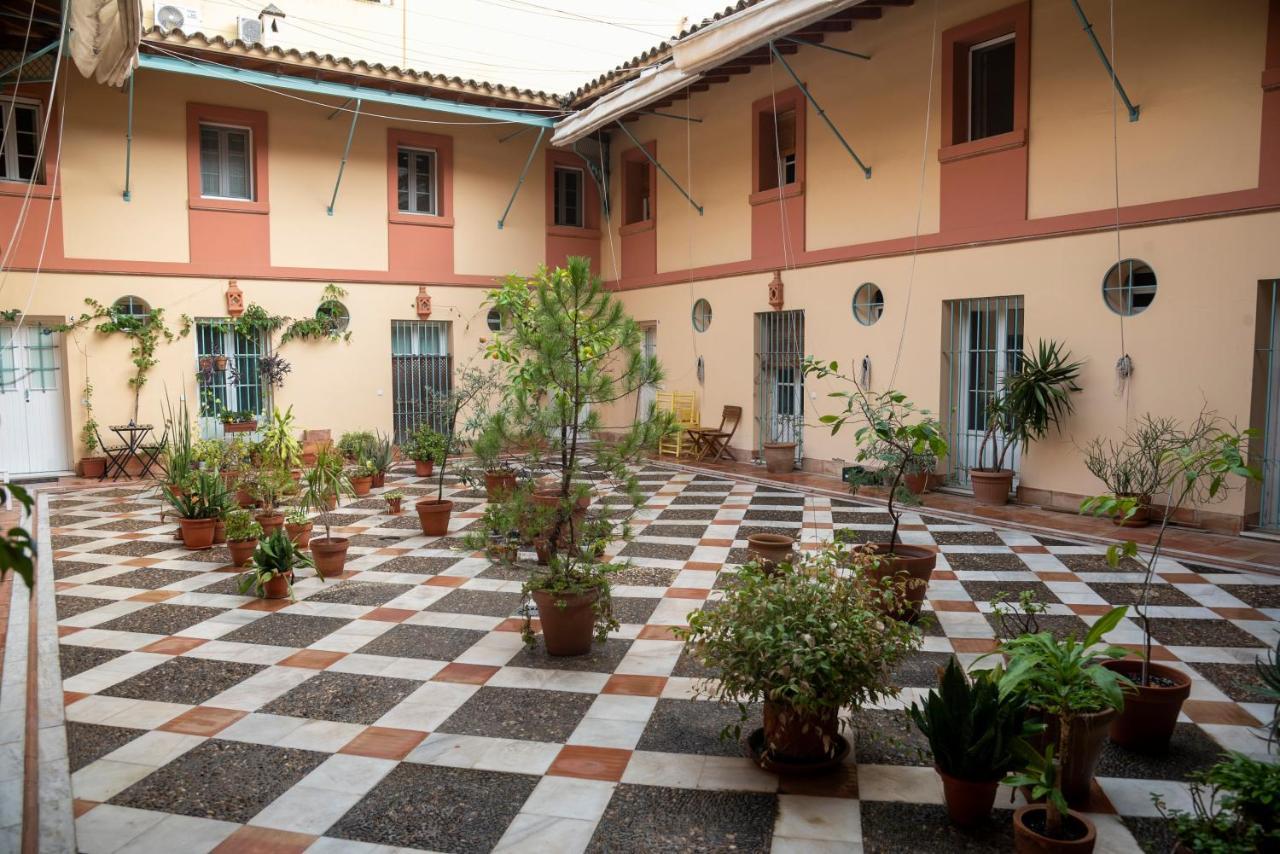 180 Home Ideal Apartamento Con Patio San Bernardo 2 Sevilla Bagian luar foto