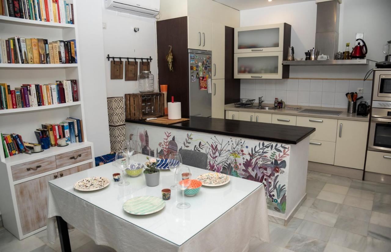 180 Home Ideal Apartamento Con Patio San Bernardo 2 Sevilla Bagian luar foto